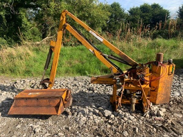 MCCONNEL PA24 FLAIL HEDGER, RH CUT - Main image