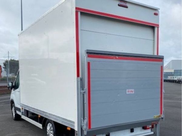 MSN WITH A VAN TAIL LIFT - Main image