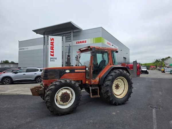 Fiat F140 New Holland tractor - Main image