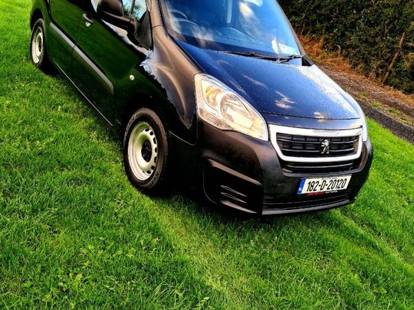 Peugeot partner 1.6hdi 3 seater van - Main image