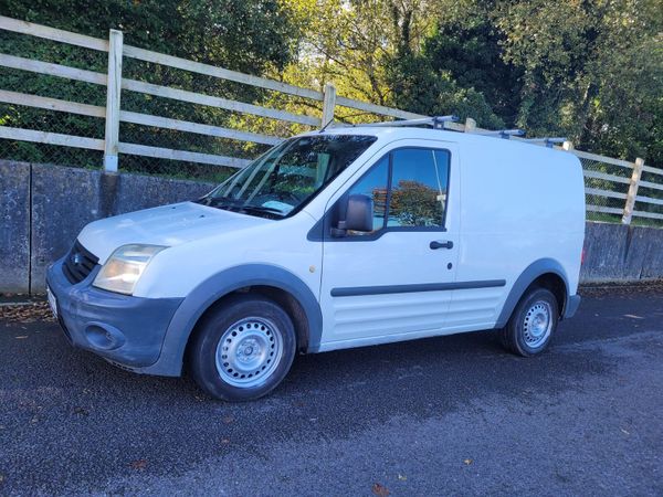 2011 FORD TRANSIT CONNECT LOW MILEAGE. - Main image