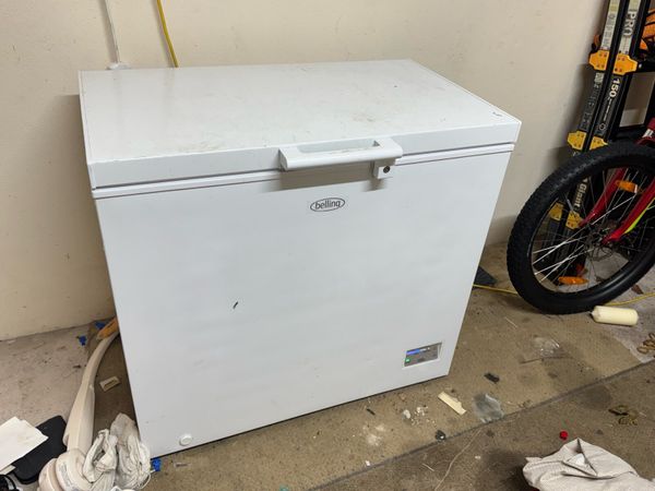I yr old large chest freezer. Eco rating perfect - Main image