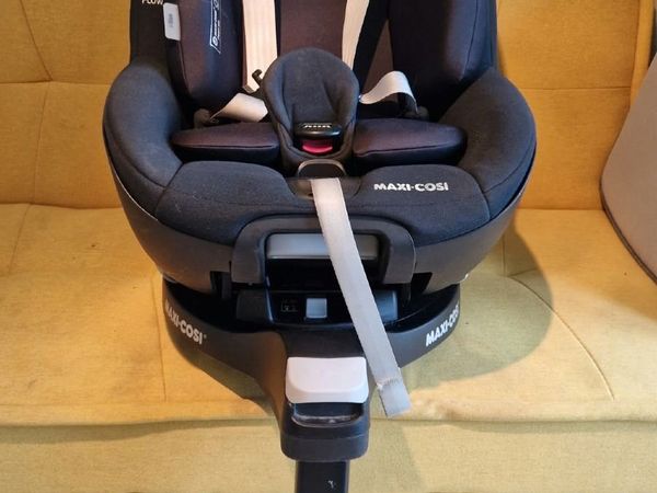 Maxi-Cosi Pearl 360 Car Seat + FamilyFix 360 Base - Main image