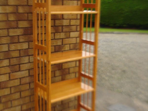 TALL SOLID OAK WOODEN DISPLAY TOWER UNIT. - Main image