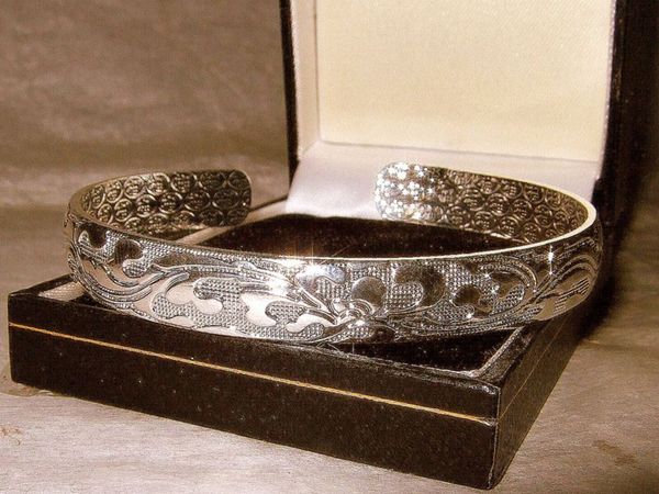 Vintage .999 Pure Fine Silver Ornate Cuff Bangle - Main image