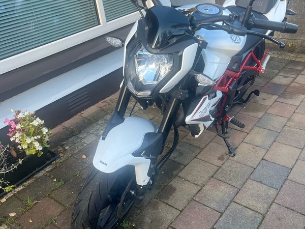 Benelli BN125 - Main image