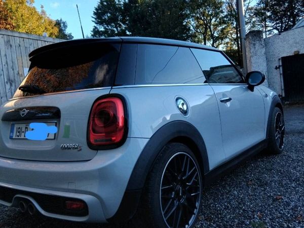 Mini Cooper S 2.0 Petrol Turbo Manual - Main image