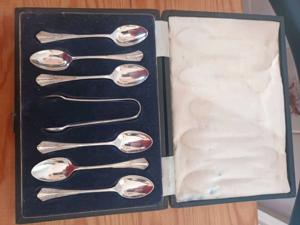 Set of 6 Tea Spoons & Sugar Nips in Case. - Main image