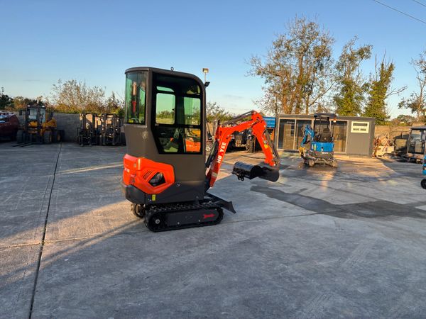 HUAYEE HY12 MINI EXCAVATOR — KUBOTA DIESEL POWER - Main image