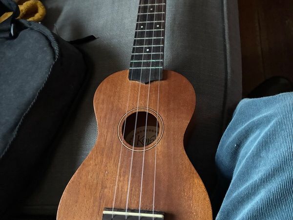 Ukulele with case - Main image