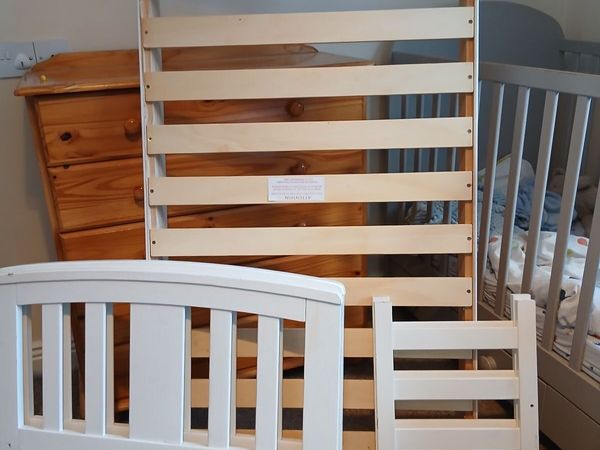 Free Toddler bed - Main image