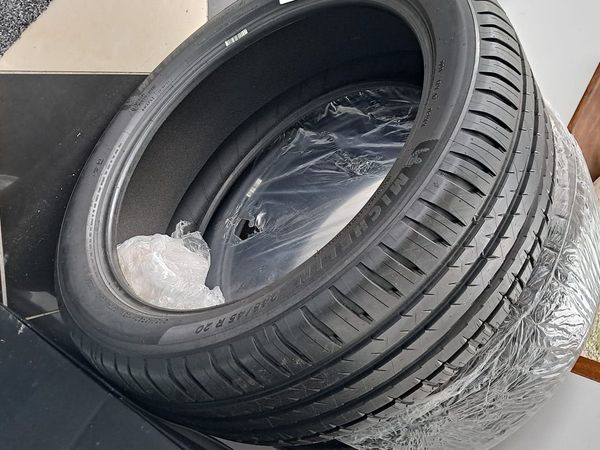 Car tyres 245/45/R20 - Main image
