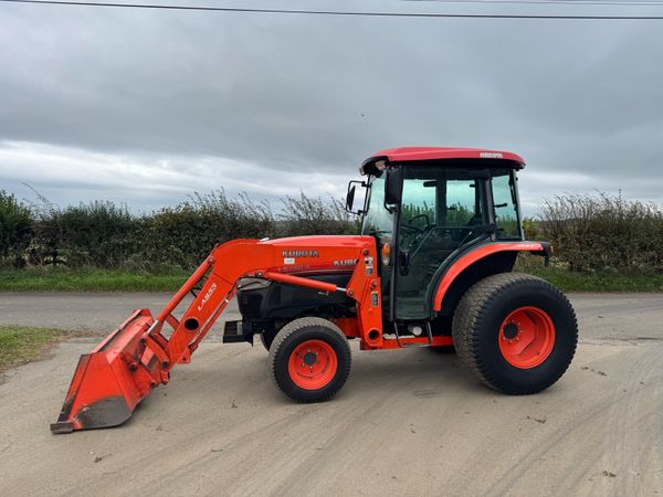 Kubota Compact Tractor with Front loader - Main image