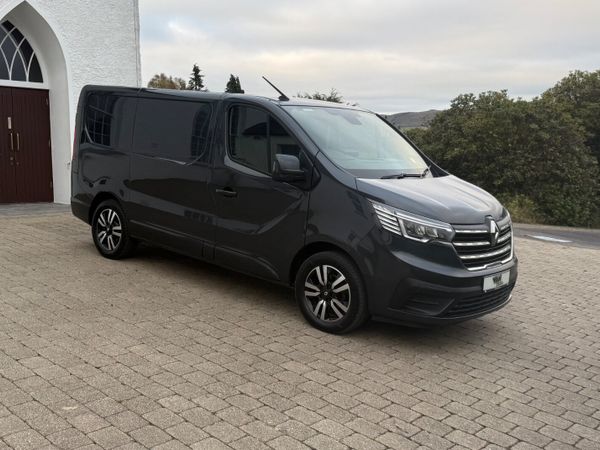 2023 (232reg) Renault Trafic 130bhp SWB - Main image