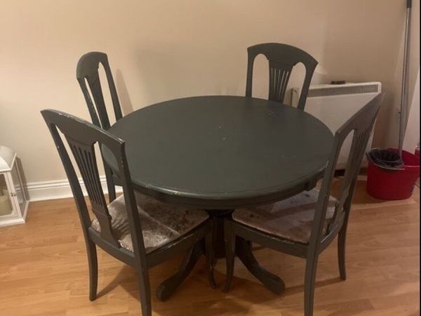 Table and 4 chairs - Main image