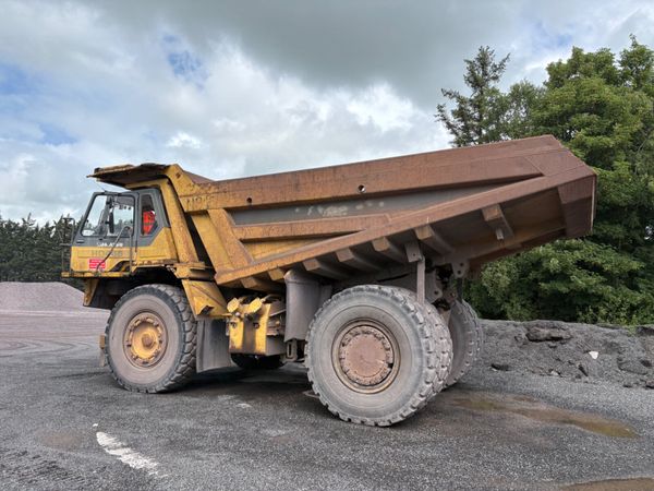 Komatsu HD465-5 - Main image