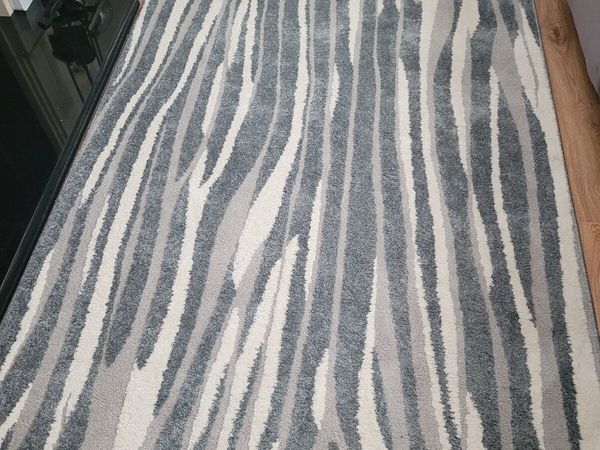 Grey and cream rug - Main image