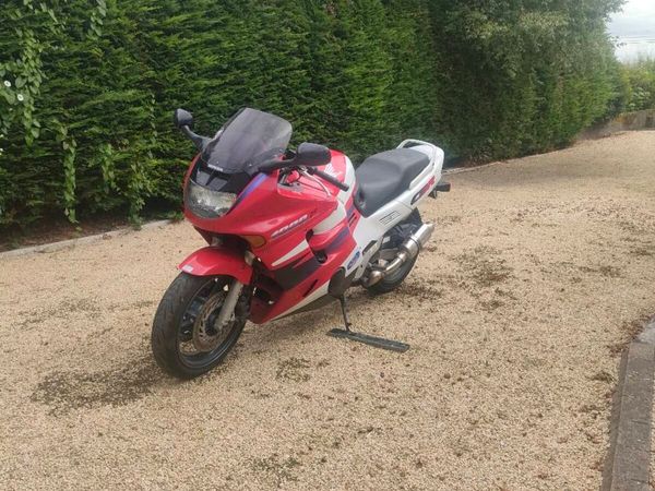 CBR 1000f - Main image