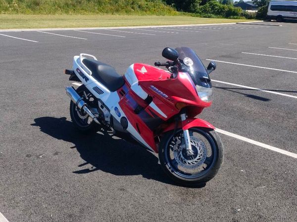 CBR 1000f - Main image