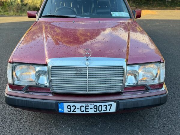 Mercedes W124 300 TE 1992 - Main image