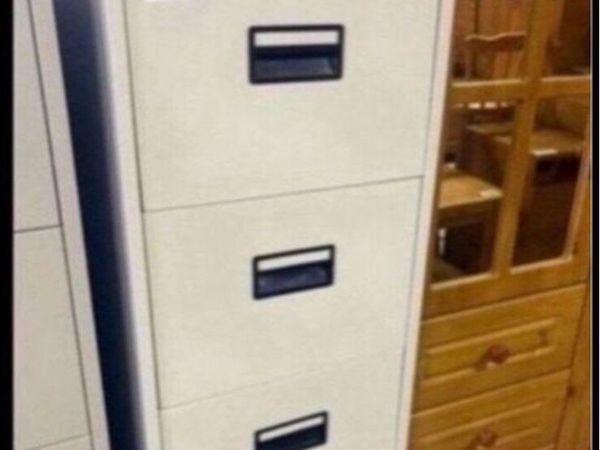 Filling cabinet with key - Main image
