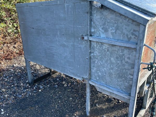Heavy Duty Calf/Weanling Creep Feeder 6ft - Main image