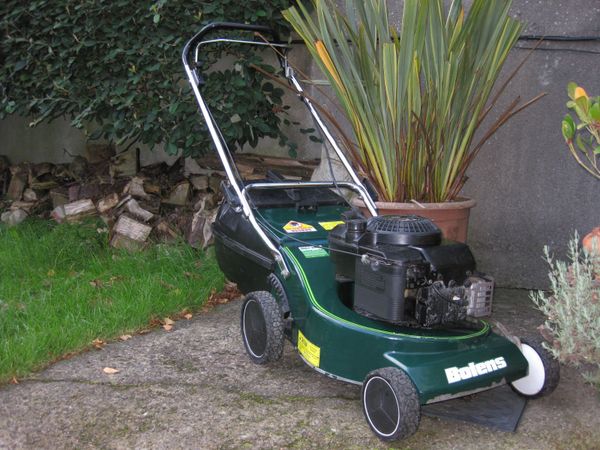 Bolens / Briggs & Stratton 5HP Petrol Mower. - Main image