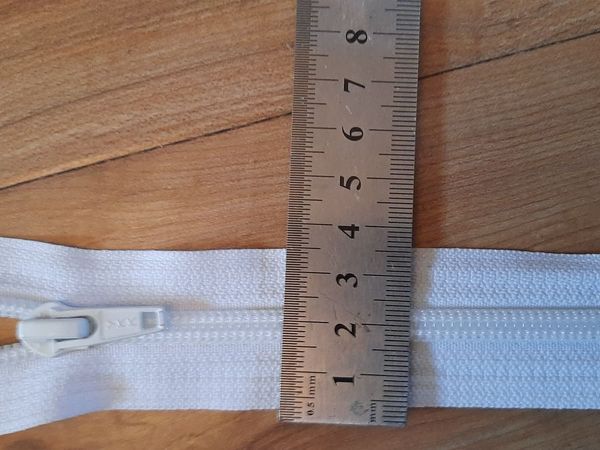 Clothing zips - Main image