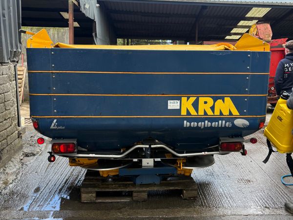 Bogbelle Fertiliser Spreader - Main image