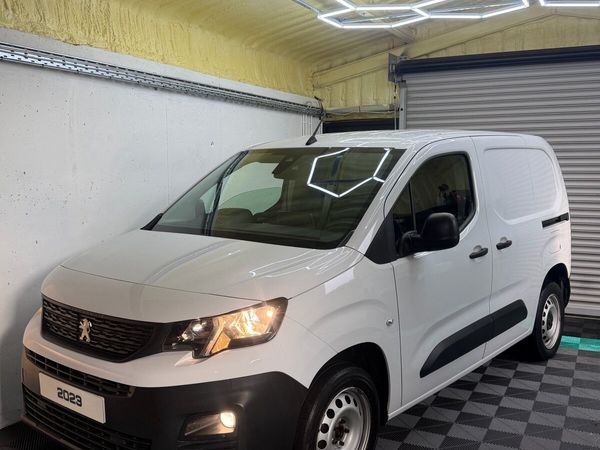 2023 AUTOMATIC PEUGEOT PARTNER 38K MILES - Main image