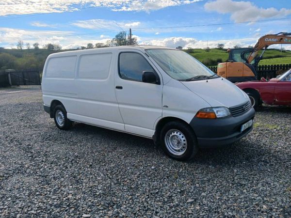 2005 toyota hiace , tested 30/07/2027, 3200 euro - Main image