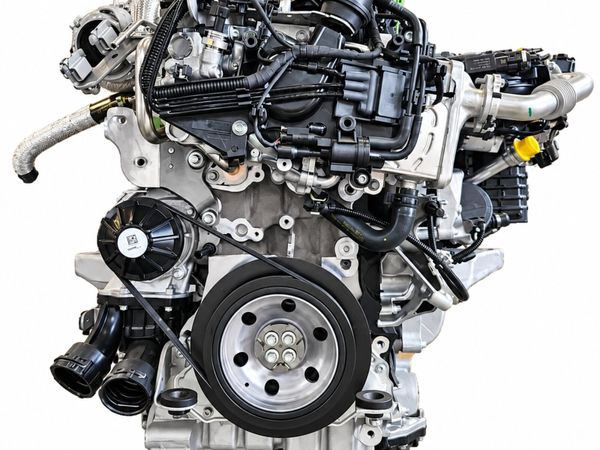 BRAND NEW COMPLETE MERCEDES-BENZ ENGINE OM654.820 - Main image