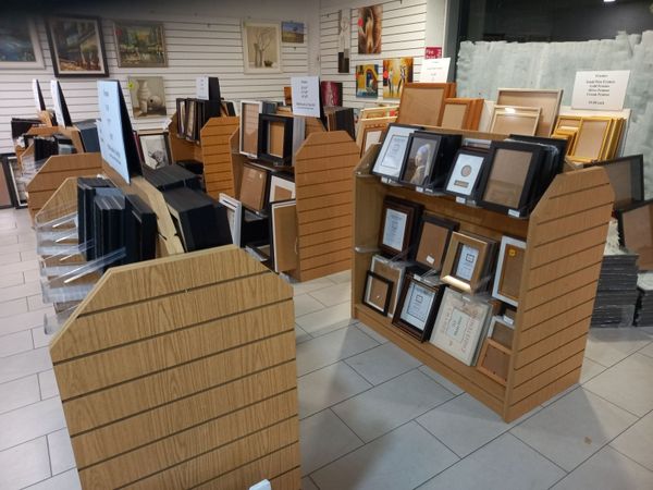 FREE  Shop Displays.....Slatwall  Gondolas - Main image