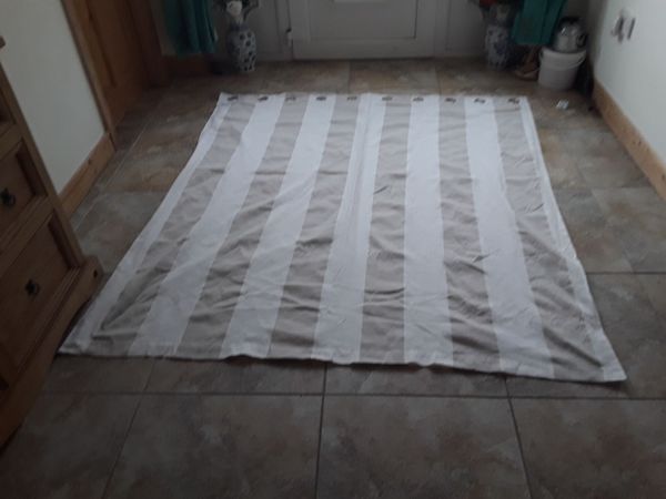 Lovely tan and cream coloured eyelet drapes - Main image
