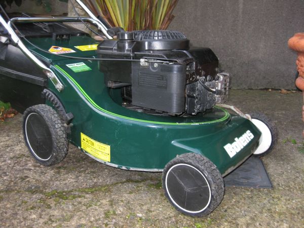 Bolens / Briggs & Stratton 5HP Petrol Mower. - Main image