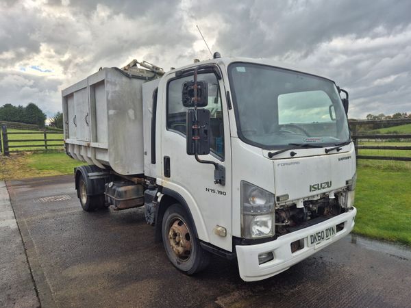Isuzu Forward 2010 - Main image