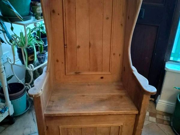 traditional pine lambing chair, also known as a hi - Main image