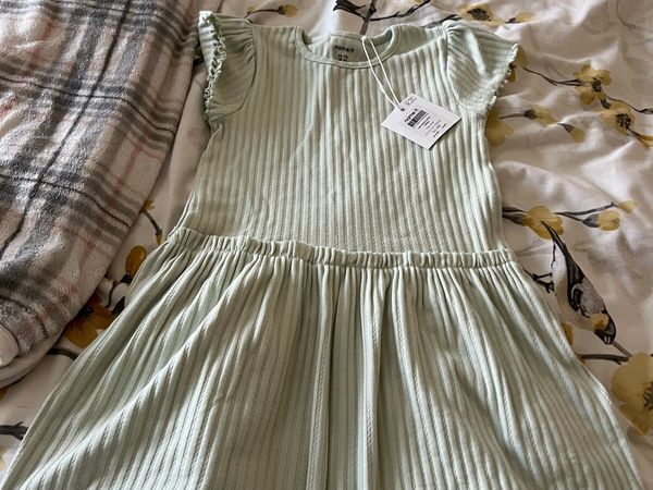 Girls BNWT dress age 4/5 €6 - Main image