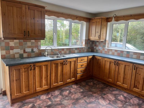 Solid Pine kitchen - Main image