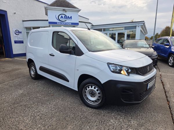 Peugeot Partner Active Plus 1.5 Blue HDI 100 4 - Main image