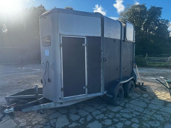 Ifor Williams 505 Horse Trailer - Main image