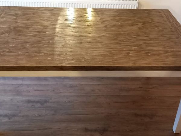 Dining table - Main image