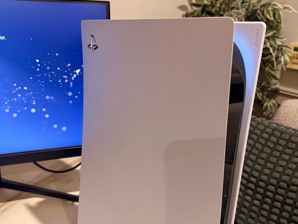 PS 5 digital and gaming monitor - Main image