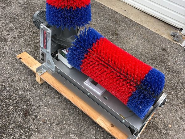 Cow Brush - Main image