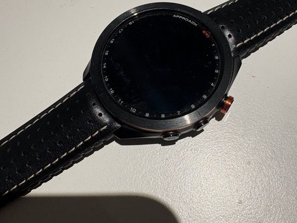 Garmin s70 golf watch - Main image