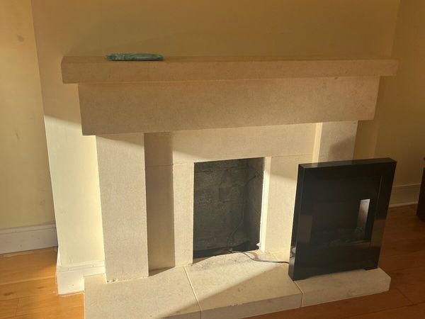 Stone fireplace - Main image