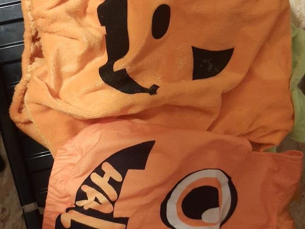 Baby and 3 to 4 Yrs Halloween Costumes - Main image