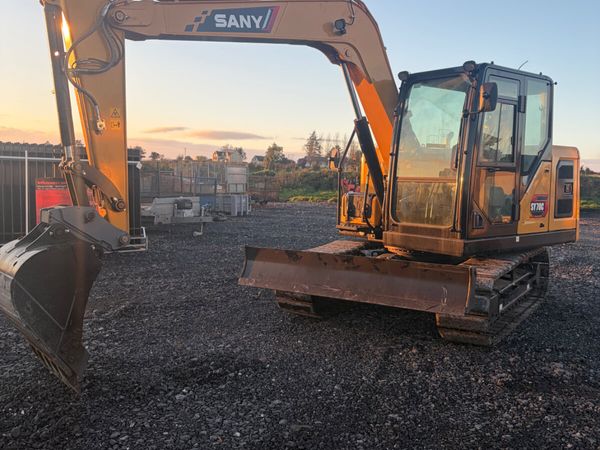 Unused Sany Sy70C 7tonne digger for salex - Main image