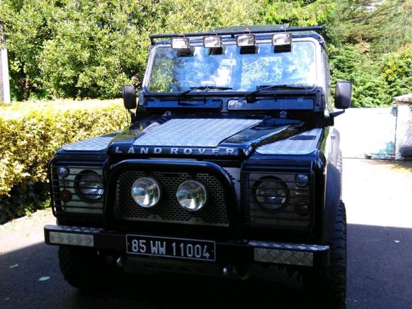 Landrover Defender 90 - Main image
