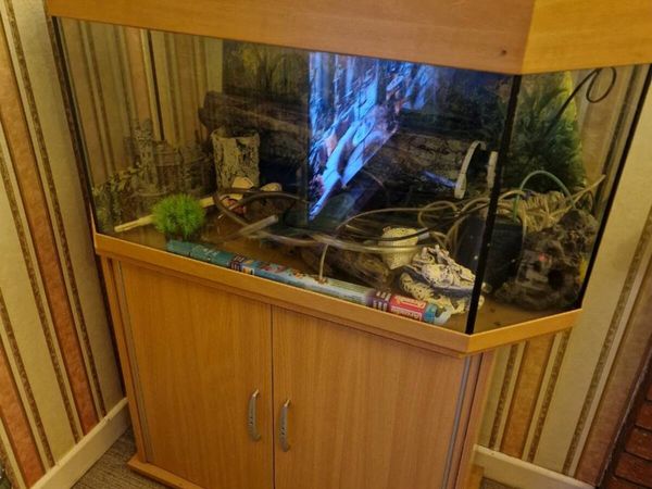 FISH TANK & STAND - Main image